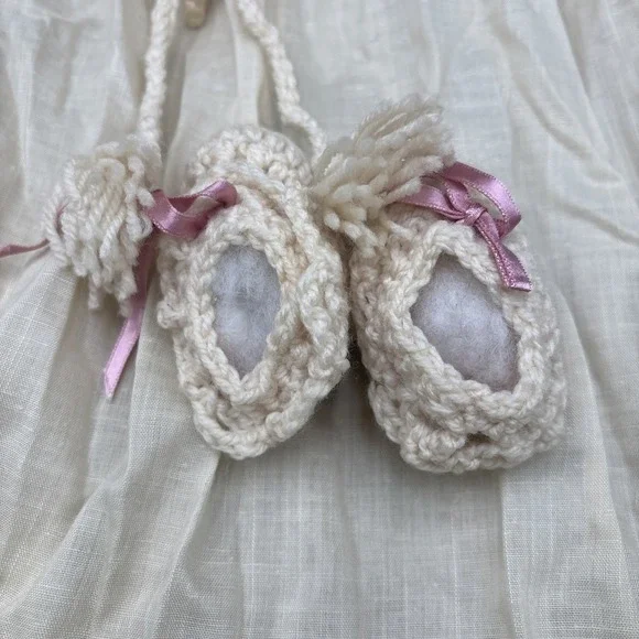 VTG CHRISTENING HANDMADE Off WHITE CROCHET GOWN DRESS BABY Bonnet Booties Slip - Picture 3 of 9
